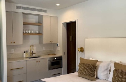 Crested Butte Hotel | The Outpost - Cloud City Suite (1 BR)