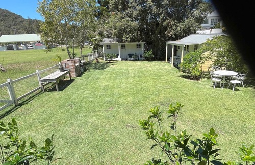 Patonga Cottage | The Oval Cottage Patongan