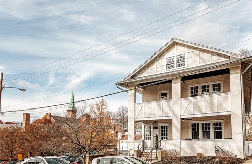 Staunton Apartment | The Overlook: Walk Downtown + City Views
