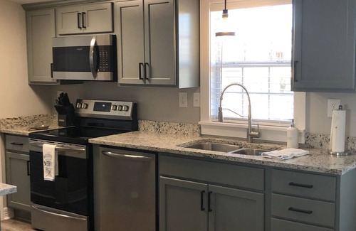 Hackberry House | The Oyster House – Waterfront