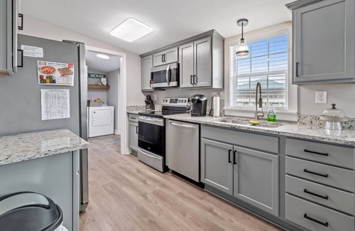 Hackberry House | The Oyster House – Waterfront