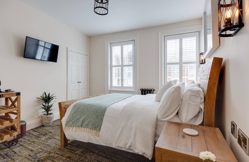 Scarborough Bed & Breakfast | The Palace Hill Hotel