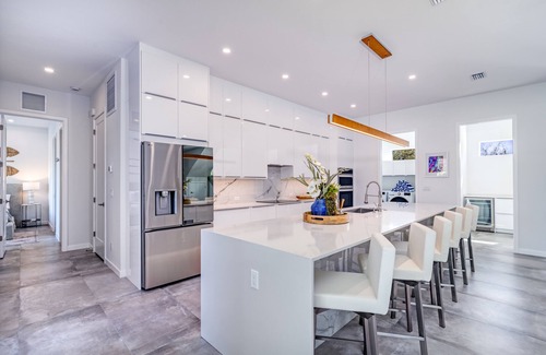 Arlington Park House | The Palace on Clematis – Siesta Key Vacation Home with Large Pool, Fire Pit & Great Location