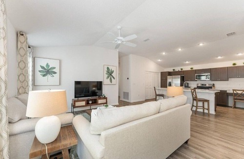 Okahumpka House | The Palm Tree Pad - 3/2 Home
