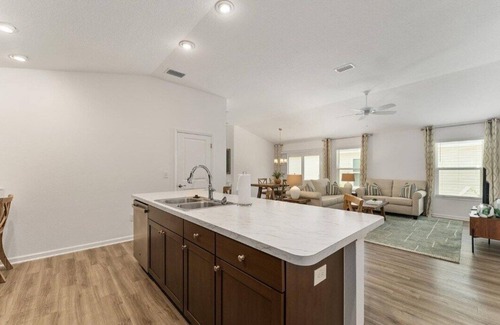 Okahumpka House | The Palm Tree Pad - 3/2 Home