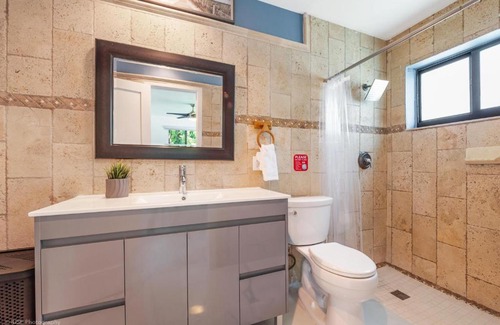 Cutler Bay House | The Palms - Pool Table, Heated Pool, Work Area & BBQ