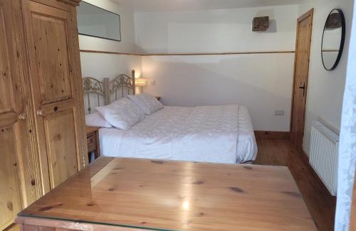 Albrighton Apartment | The Parlour - Self-Catering at Boningale Manor