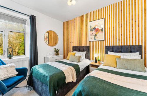 Ashford-in-the-Water House | The Pawfect Bakewell Retreat - With Hot Tub