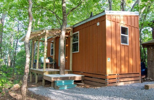 Swannanoa House | The Peach Perch, Ridgetop, and 20 Minutes to Asheville!