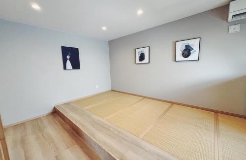 Inzai House | The Penguin