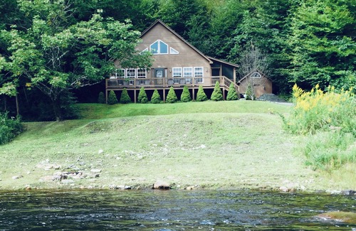 Northville House | The Perfect Adirondack Getaway Waterfront Cabin