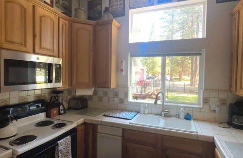 Lake Almanor Country Club House | The PERFECT Family Cabin Retreat! Steps from the Lake, REC area, & Park!