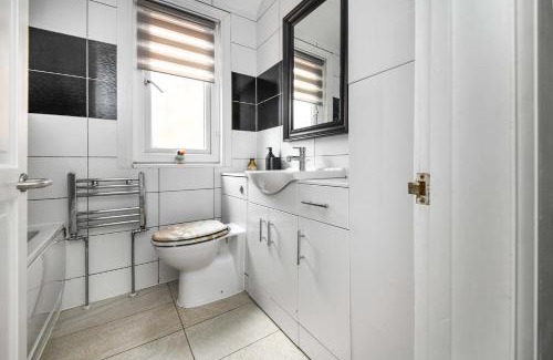 Clacton-on-Sea Apartment | The Pier Escape Sea Breaze Stay