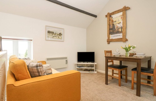 Penryn House | THE PIGSTY, character holiday cottage, with a garden in Penryn