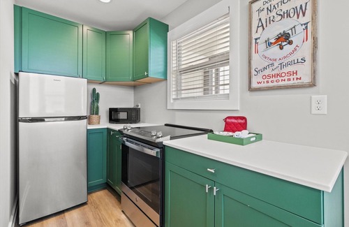 Pleasant Hill Apartment | The Pilot’s Pad - Private Studio Apartment on 75 acres + airway strip + fishing pond