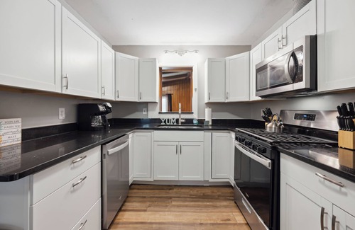 Garden City House | The Pineapple House with Pool and Guest House