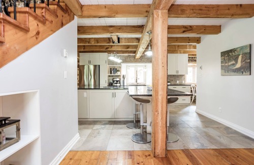 North Grenville House | The Pines Woodland Retreat with Pool and outdoor Pavilion