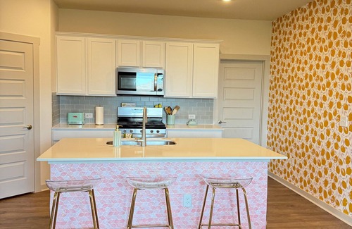 McNeil House | The Pink Stampede: Tremendous 5-bedroom House in vibrant Austin