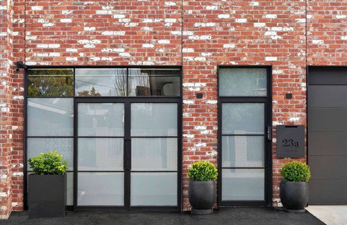 Geelong West Apartment | The Pix Studio – Industrial Chic Retreat