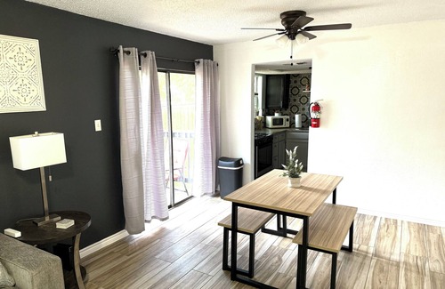 San Antonio Apartment | The Play & Stay Escape-Charming 2-bedroom apartment in the heart of San Antonio.