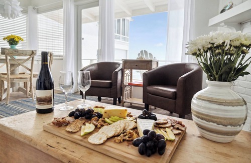 Eastern Malibu House | The Point Dume Bungalow on Carbon Beach