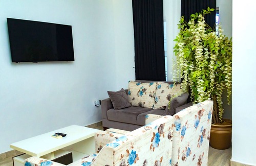 Jos Hotel | The Point Hotel and Suites