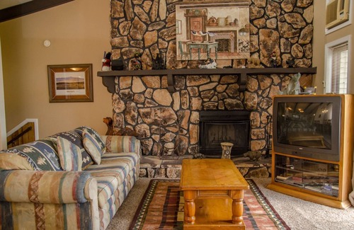 Ruidoso House | The Polar Bear Express - H3