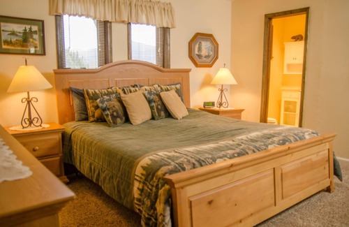 Ruidoso House | The Polar Bear Express - H3