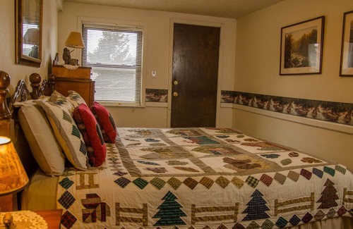 Ruidoso House | The Polar Bear Express - H3