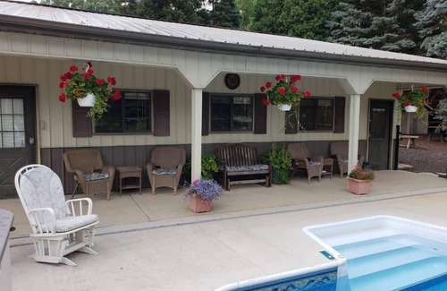 Porter House | The "Pool Barn Camper" w/Hot Tub near Indiana Dunes