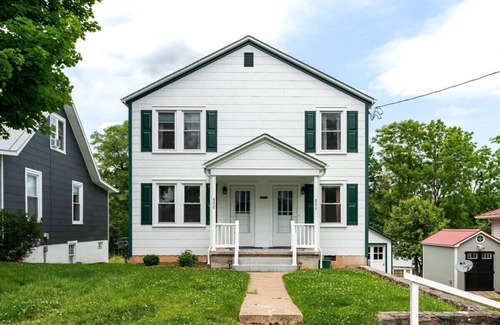 Staunton Apartment | The Pop Inn: Family Destination, Walk Dwntwn
