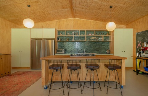Kuaotunu House | The Pumpkin Shed – Kuaotunu Holiday Home
