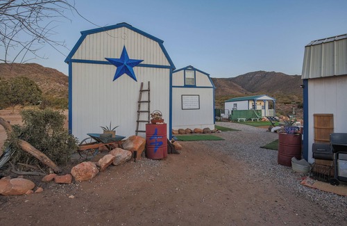 Kingman Cabin | The Quail's Nest: Experience Arizona Agritourism