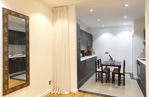Gare Apartment | The Queen Luxury Apartments - Villa Cortina