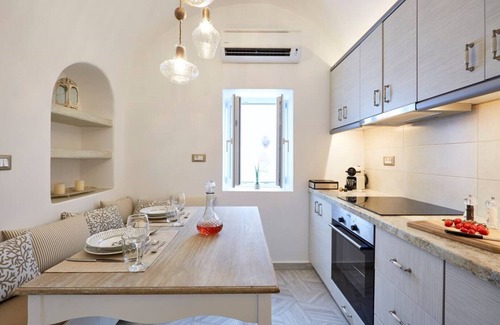 Messaria Villa | The Queen's house with jacuzzi and sea view