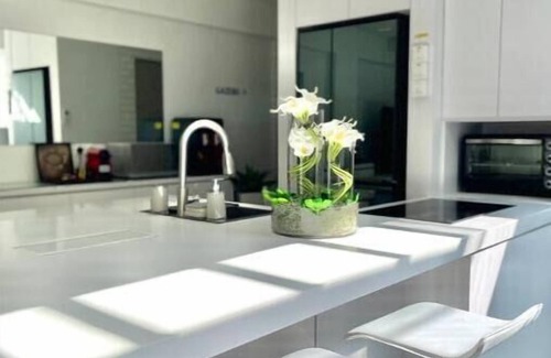 Marine Parade Apartment | The Quintessence Suite