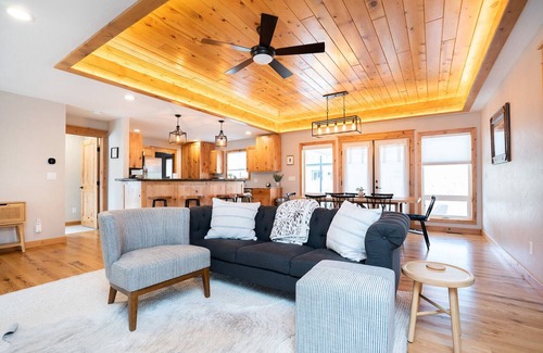Buena Vista House | The Raven at BV STR-164 in Buena Vista