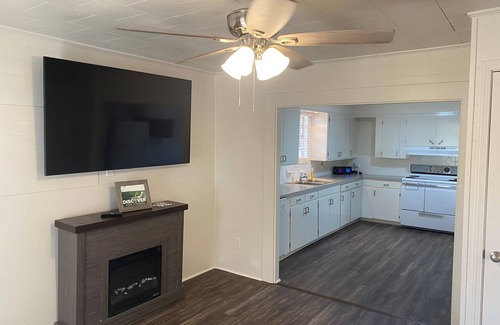 Higden House | The Red House- One mile from Narrows Marina, Shiloh Marina, or Devils Fork