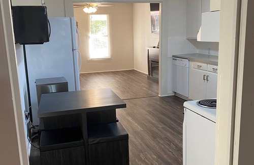 Higden House | The Red House- One mile from Narrows Marina, Shiloh Marina, or Devils Fork