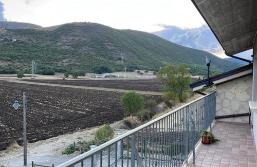 Navelli Apartment | The red poppy