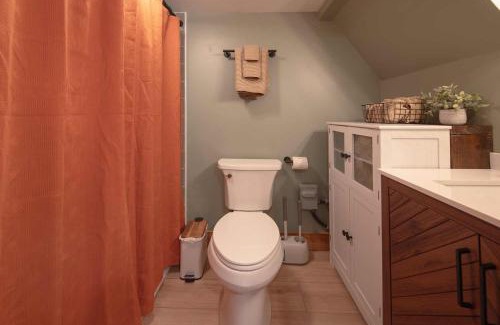 Lookout Valley Neighborhood Association House | The Red Roost Cabin