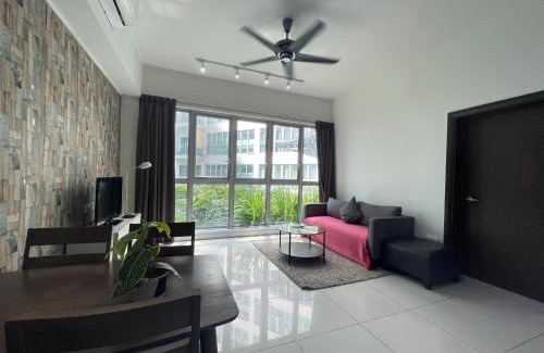 Chow Kit Apartment | The Regalia Residence By Paradigm-HomeStay