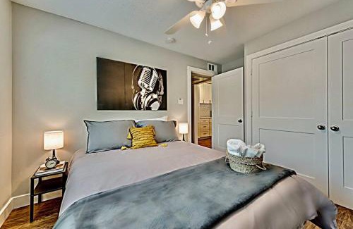 Old East Dallas Apartment | The Rhythm Room Near Downtown Dallas!