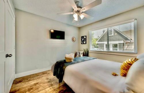 Old East Dallas Apartment | The Rhythm Room Near Downtown Dallas!