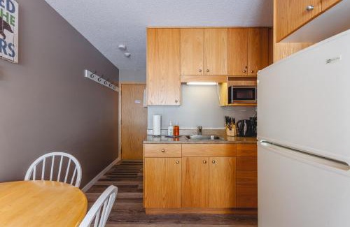 Big White Ski Resort Apartment | The Ridge Ski-In Ski-Out Condo with Free Parking