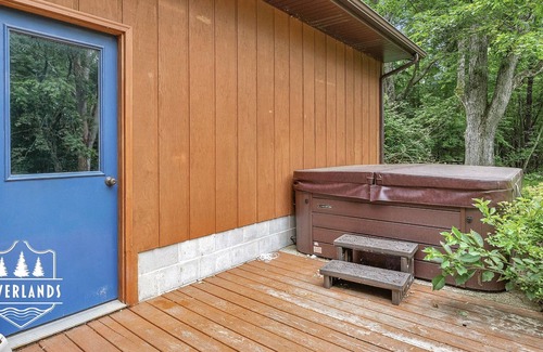 Newaygo House | The Riverlands - Spacious Home on Muskegon River!!