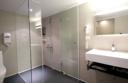 Kaohsiung City Centre Hotel | The Riverside Hotel Esthetics