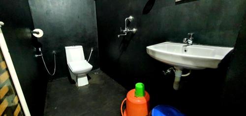 Mandrem Hotel | The Riverside