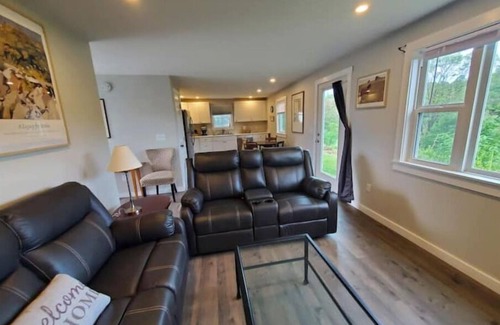 Thomaston House | The RiverView