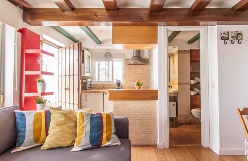 San Bartolome Apartment | The roof of Sevilla- Chic penthouse -Giralda Views